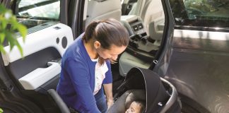 使用婴儿安全提篮时有哪些注意事项 婴儿提篮安全座椅