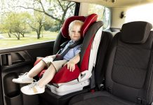 儿童安全座椅放在后座哪个位置好? 儿童安全座椅