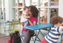 安全的儿童餐椅 婴儿推车